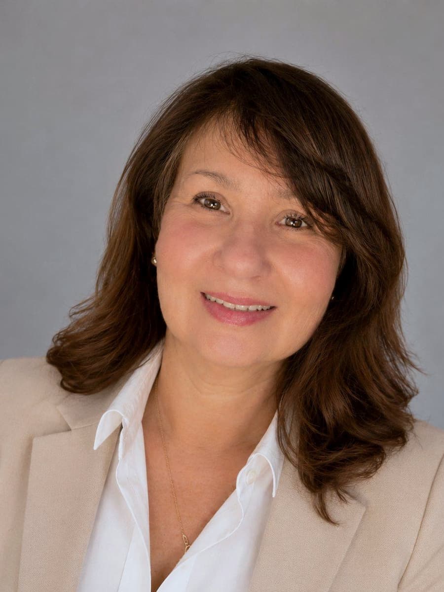 Elda Saavedra - Partner and Senior Window Treatment Consultant
